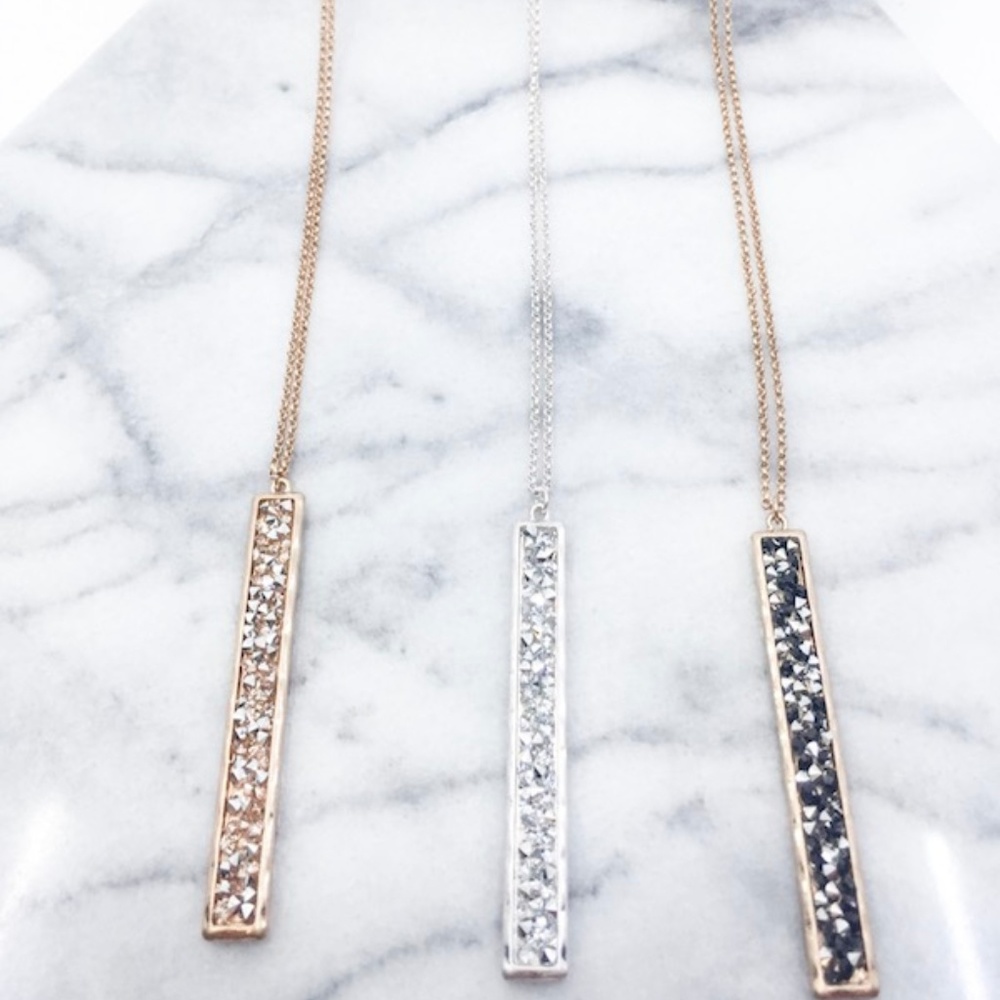 Long gold tone crushed stone black bar necklace - Picture 4 of 7